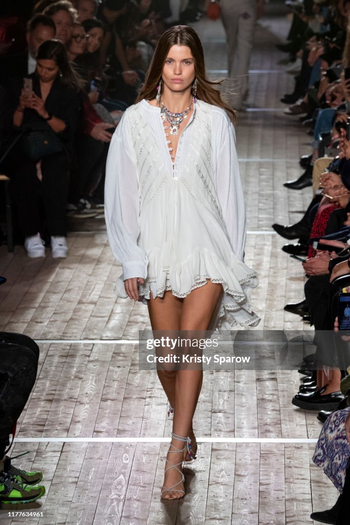 Isabel Marant : Runway - Paris Fashion Week - Womenswear Spring Summer 2020