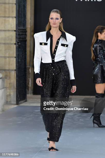 Constance Jablonski walks the runway during the "Le Defile L'Oreal Paris" Show as part of Paris Fashion Week on September 28, 2019 in Paris, France.