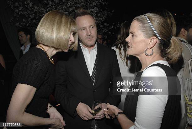 Anna Wintour with Trent Laird and Marka Hansen, President of Gap