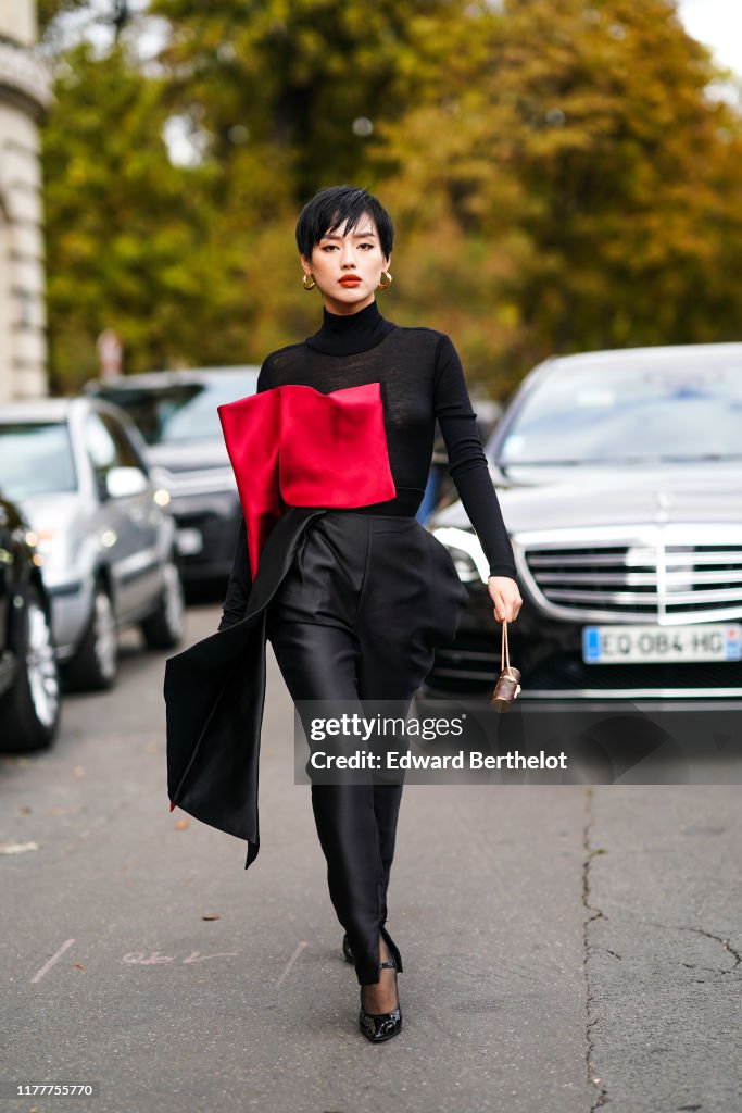 Street Style : Paris Fashion Week - Womenswear Spring Summer 2020