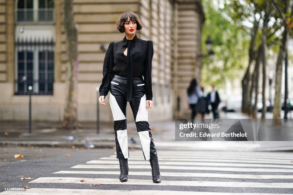 Street Style : Paris Fashion Week - Womenswear Spring Summer 2020