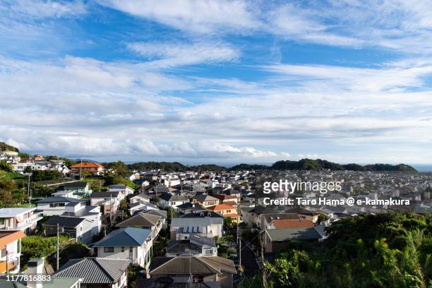 rainy clouds on the residential district in kanagawa prefecture of japan - 日本　住宅街 個照片及圖片檔