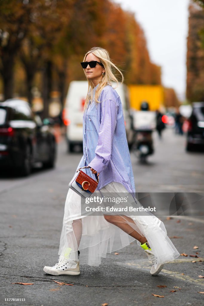 Street Style : Paris Fashion Week - Womenswear Spring Summer 2020