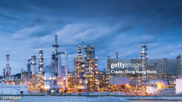 products and services for the oil refining and petrochemical industries - chemical plant bildbanksfoton och bilder