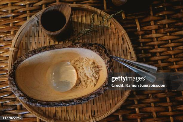 mizu shingen mochi | japanese raindrop cake - syrup drizzle stock pictures, royalty-free photos & images