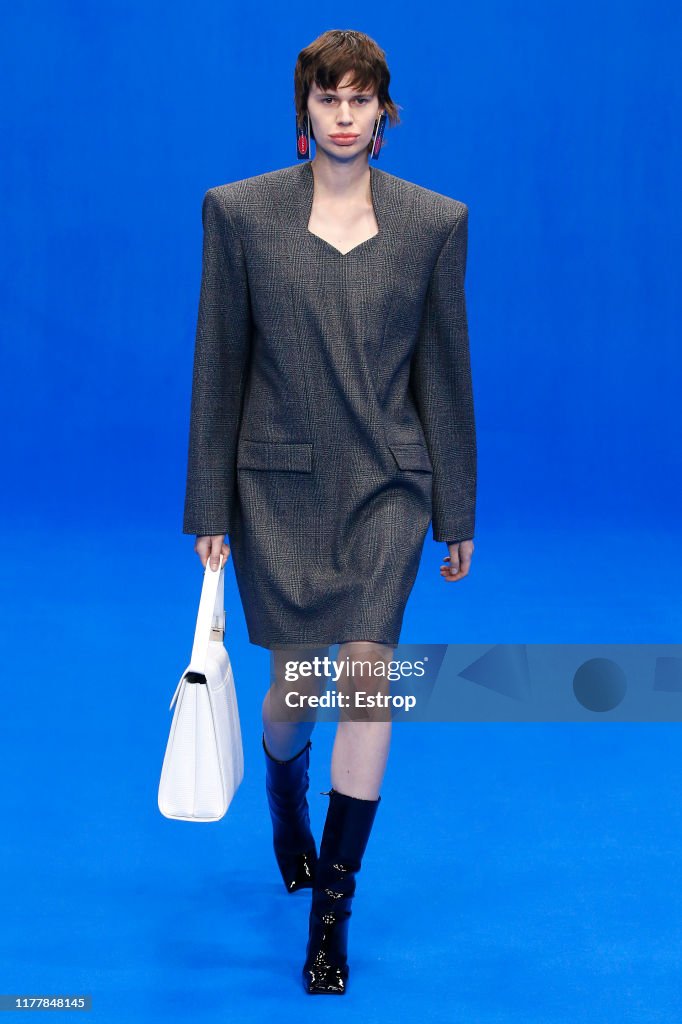 Balenciaga : Runway - Paris Fashion Week - Womenswear Spring Summer 2020