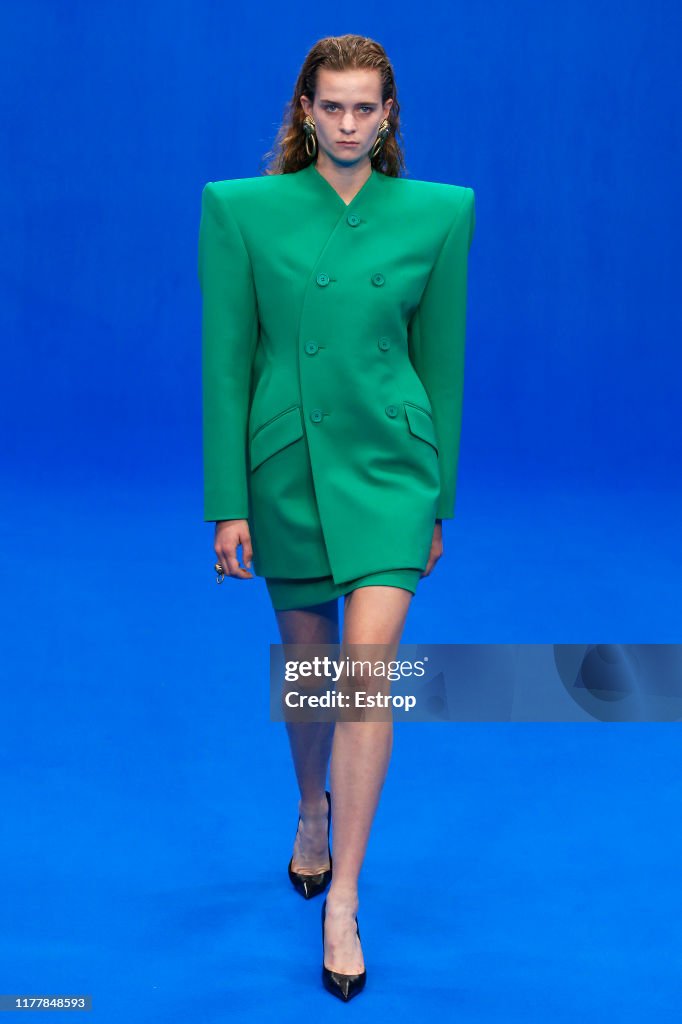 Balenciaga : Runway - Paris Fashion Week - Womenswear Spring Summer 2020