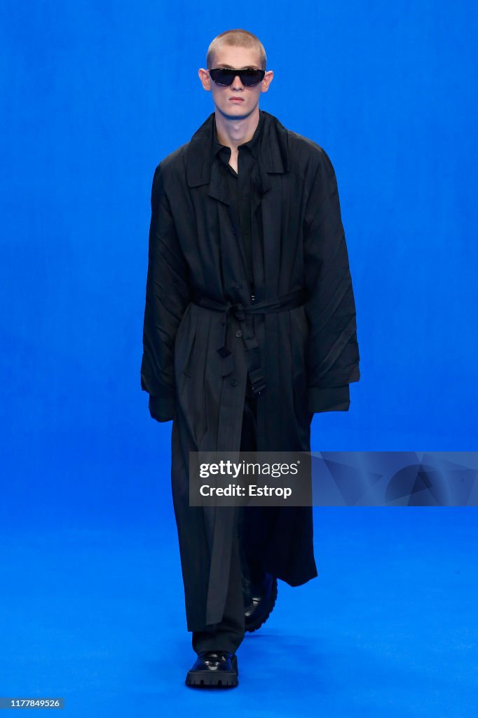 Balenciaga : Runway - Paris Fashion Week - Womenswear Spring Summer 2020