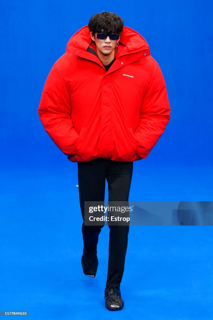 Balenciaga : Runway - Paris Fashion Week - Womenswear Spring Summer 2020
