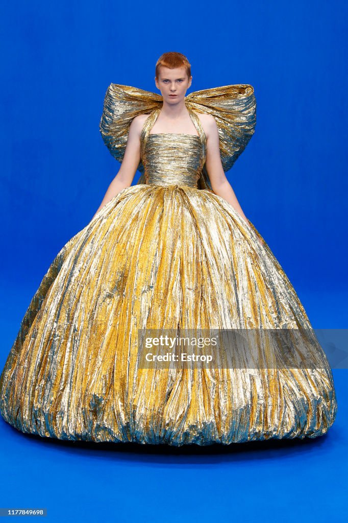 Balenciaga : Runway - Paris Fashion Week - Womenswear Spring Summer 2020