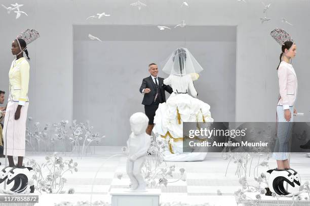 Designer Thom Browne acknowledges the audience during the Thom Browne Womenswear Spring/Summer 2020 show as part of Paris Fashion Week on September...