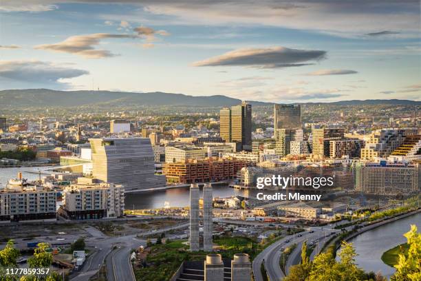 oslo city in sunset light noorwegen - street aerial view stockfoto's en -beelden