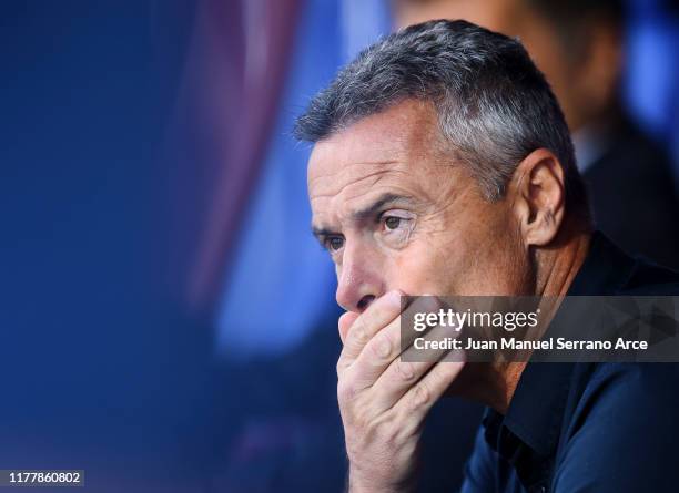 Head coach Fran Escriba of Celta de Vigo reacts during the Liga match between SD Eibar SAD and RC Celta de Vigo at Ipurua Municipal Stadium on...