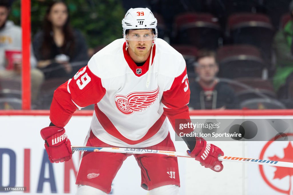 NHL: OCT 23 Red Wings at Senators