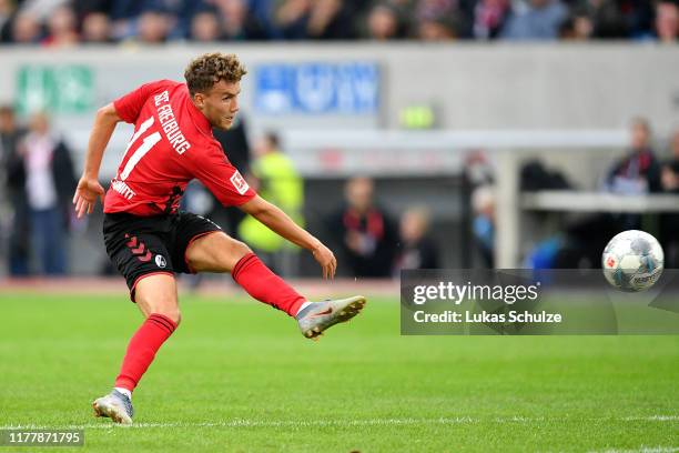 Gian-Luca Waldschmidt of Sport-Club Freiburg scores his team's second goal during the Bundesliga match between Fortuna Duesseldorf and Sport-Club...