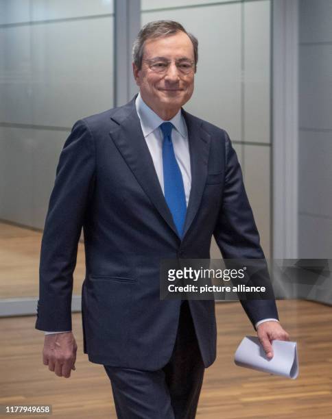October 2019, Hessen, Frankfurt/Main: ECB President Mario Draghi comes to his last press conference after the Council meeting at ECB headquarters. In...