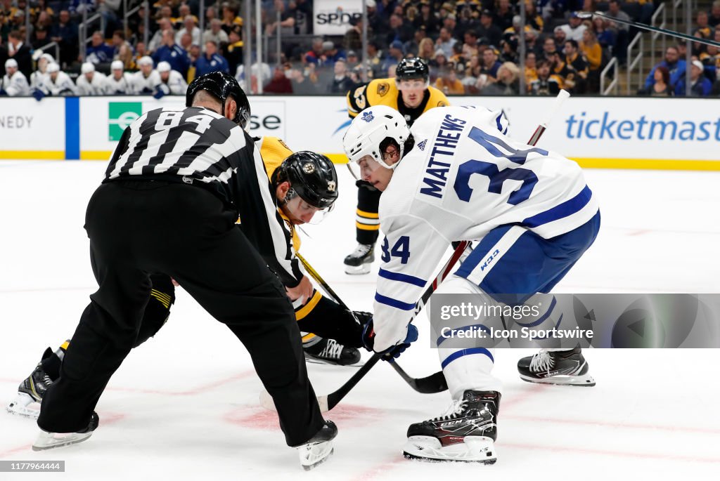 NHL: OCT 22 Maple Leafs at Bruins