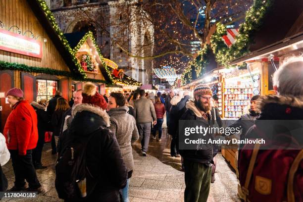 christmas market (a christmas market) on kudamm, berlin - berlin christmas stock pictures, royalty-free photos & images