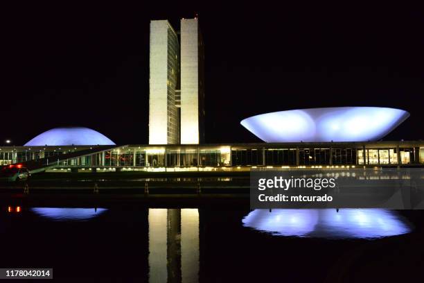 congresso nacional brasileiro à noite, brasília, brasil - federal district - fotografias e filmes do acervo