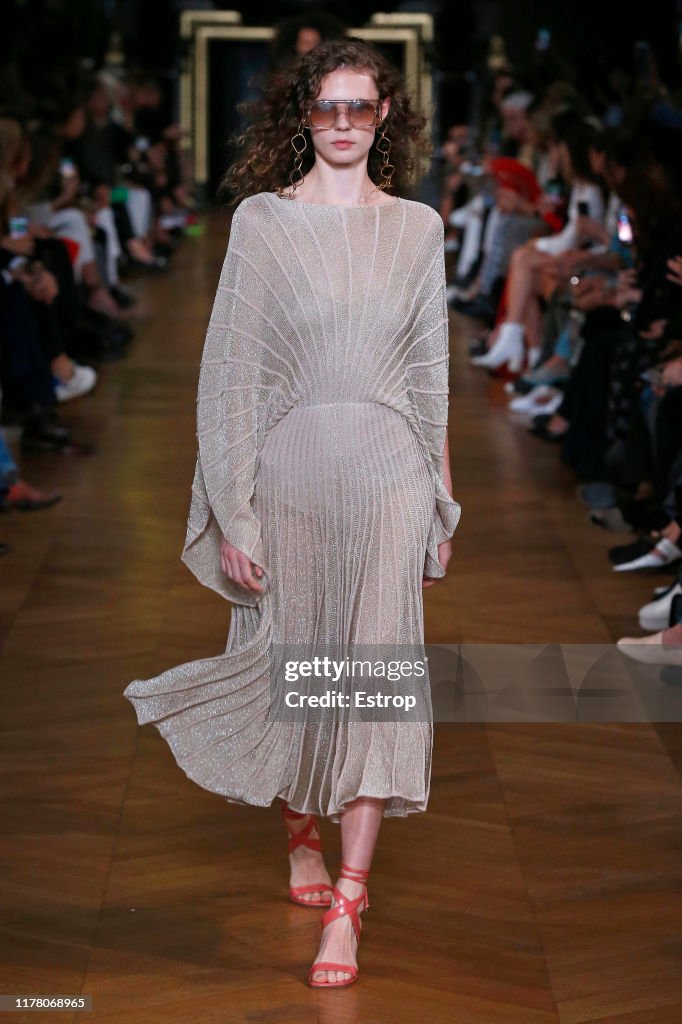 Stella McCartney : Runway - Paris Fashion Week - Womenswear Spring Summer 2020
