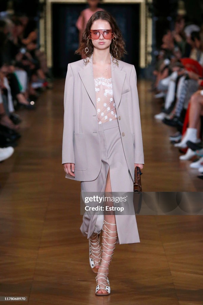 Stella McCartney : Runway - Paris Fashion Week - Womenswear Spring Summer 2020