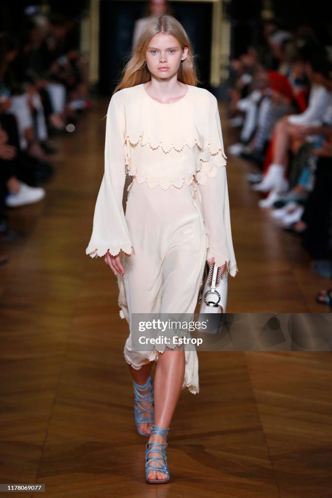 Stella McCartney : Runway - Paris Fashion Week - Womenswear Spring Summer 2020