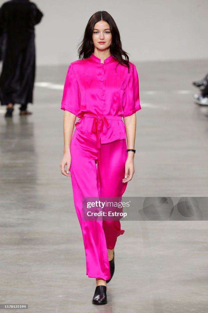 Agnes B. : Runway - Paris Fashion Week - Womenswear Spring Summer 2020