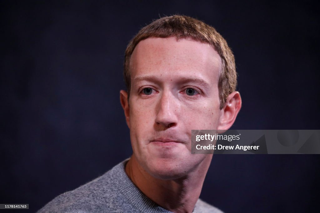 Facebook CEO Mark Zuckerberg And News Corp CEO Robert Thomson Debut Facebook News