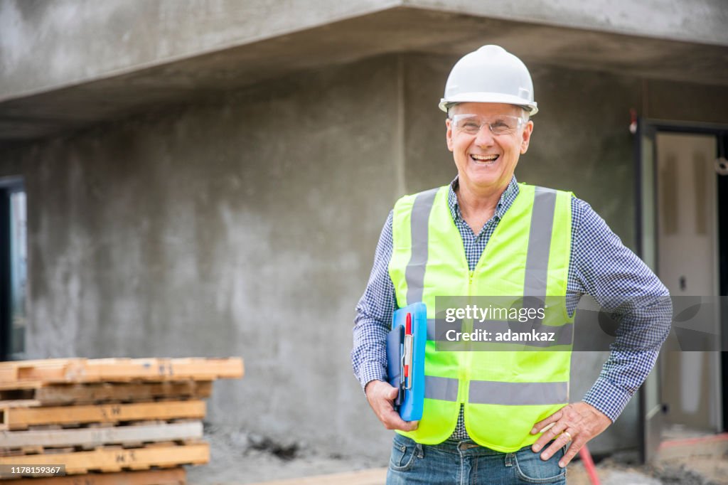 Retrato de un gerente de construcción