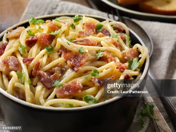 spaghetti carbonara - carbonara stock pictures, royalty-free photos & images