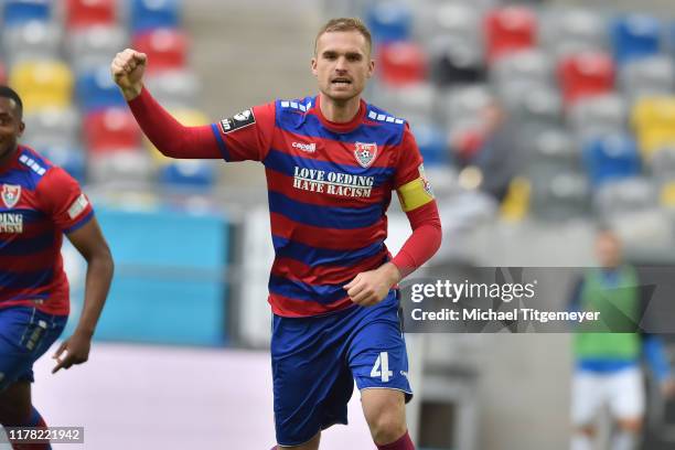 Jan Kirchhoff of Uerdingen celebrates his goal during the 3. Liga match between KFC Uerdingen and FC Carl Zeiss Jena at Schauinsland-Reisen-Arena on...