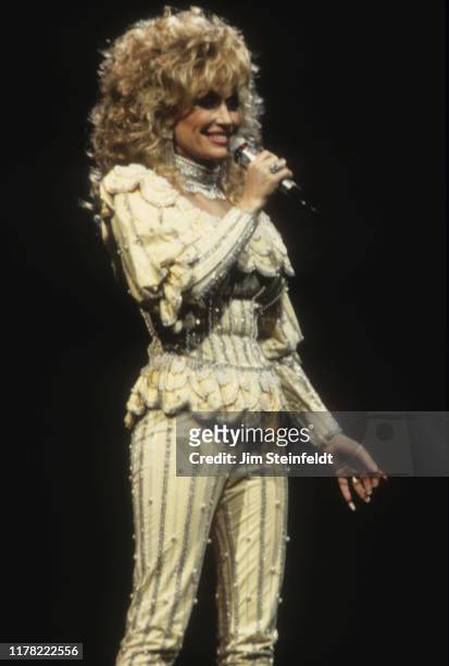 Dolly Parton performs at the Target Center in Minneapolis, Minnesota on October 29, 1990.