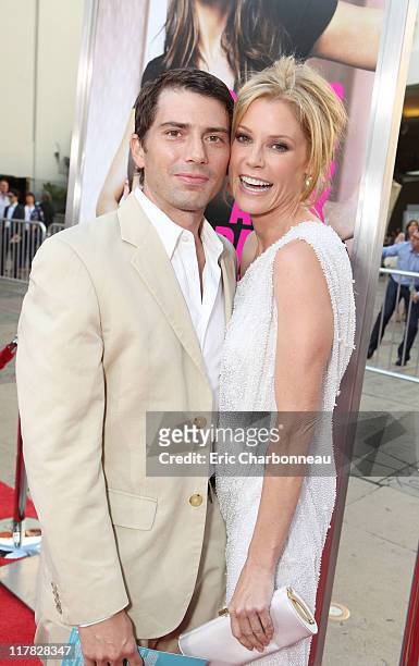 Scott Phillips and Julie Bowen at New Line Cinema's Premiere of "Horrible Bosses" at Grauman's Chinese Theatre on June 30, 2011 in Hollywood,...