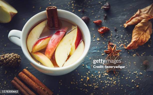 sidra de manzana - cinnamon fotografías e imágenes de stock