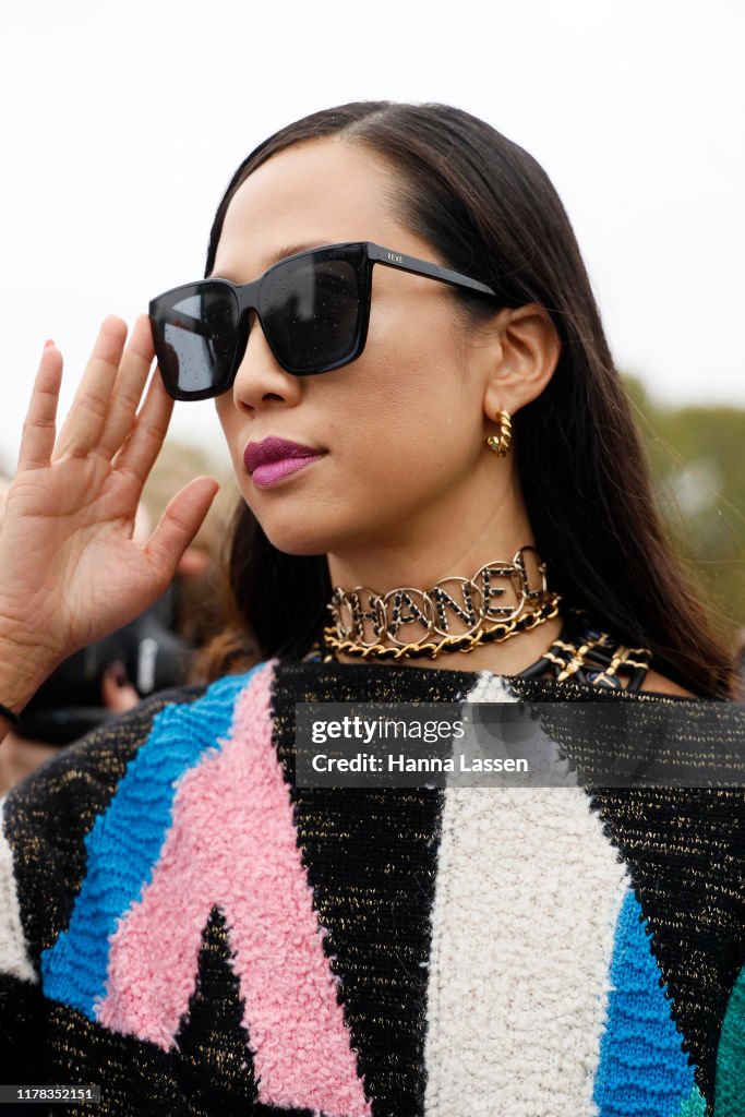 Street Style : Paris Fashion Week - Womenswear Spring Summer 2020 : Day Nine
