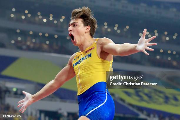 Armand Duplantis of Sweden competes in the Men's Pole Vault final during day five of 17th IAAF World Athletics Championships Doha 2019 at Khalifa...