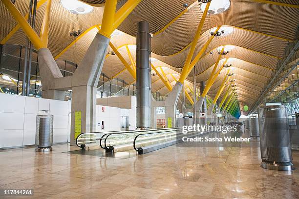 interior of madrid airport - madrid barajas airport stockfoto's en -beelden