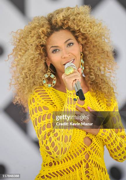 731 Beyonce Rings Stock Photos, High-Res Pictures, and Images - Getty ...