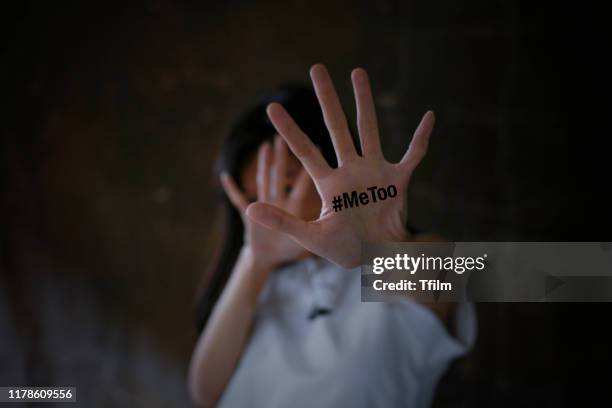 woman against sexual harassment, #metoo campaign - violenza sessuale foto e immagini stock