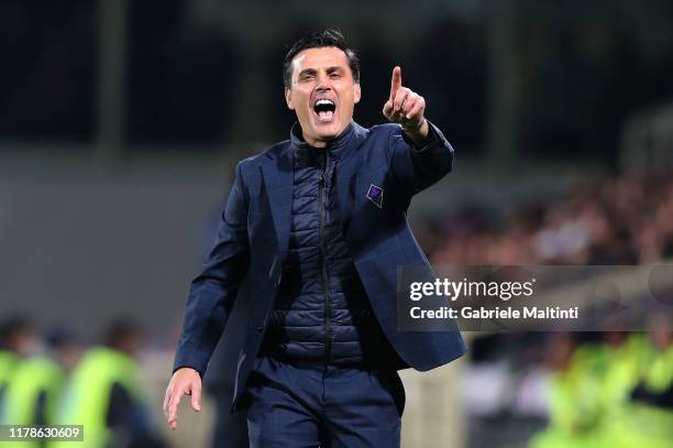 Vincenzo Montella manager of ACF Fiorentina gestures during the Serie A match between ACF Fiorentina and SS Lazio at Stadio Artemio Franchi on...