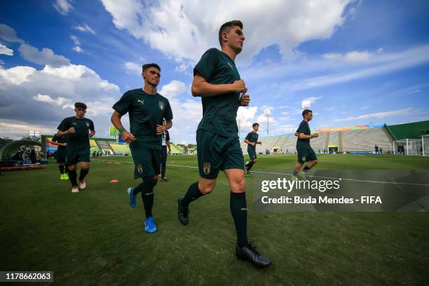 Players of Italy warm up before the FIFA U-17 Men's World Cup Brazil 2019 group F match between Solomon Islands and Italy at Valmir Campelo Bezerrao...