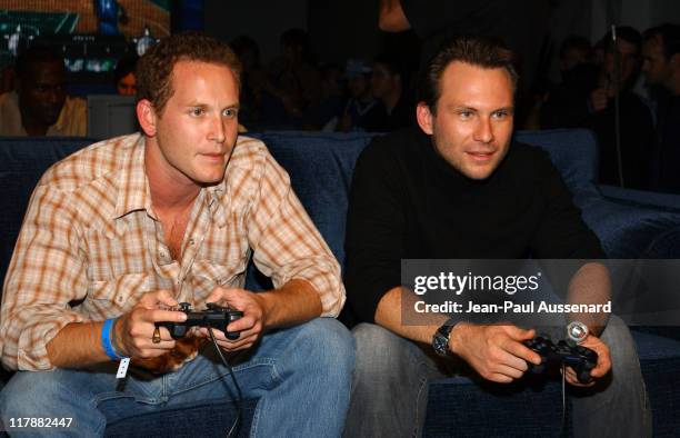 Cole Hauser and Christian Slater playing NBA ShootOut 2004