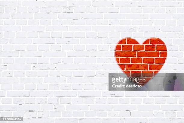 現代白色磚圖案牆紋理雜亂背景xmas向量插圖與紅色的心臟塗鴉塗鴉或橡膠印在牆上 - happy valentines day 幅插畫檔、美工圖案、卡通及圖標