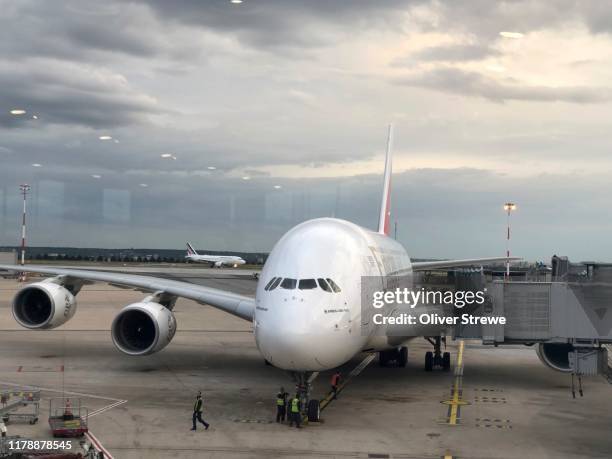 airbus a380 - airbus 380 stock pictures, royalty-free photos & images