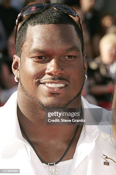 LaVar Arrington during 2004 ESPY Awards - Arrivals at Kodak Theatre in Hollywood, California, United States.