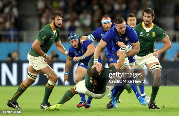 Braam Steyn of Italy challenges Duane Vermeulen of South Africa during the Rugby World Cup 2019 Group B game between South Africa v Italy at Shizuoka...