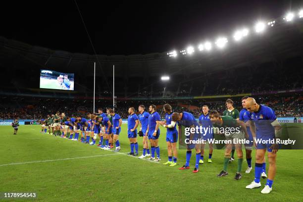 South Africa and Italy players show appreciation to the fans following the Rugby World Cup 2019 Group B game between South Africa v Italy at Shizuoka...