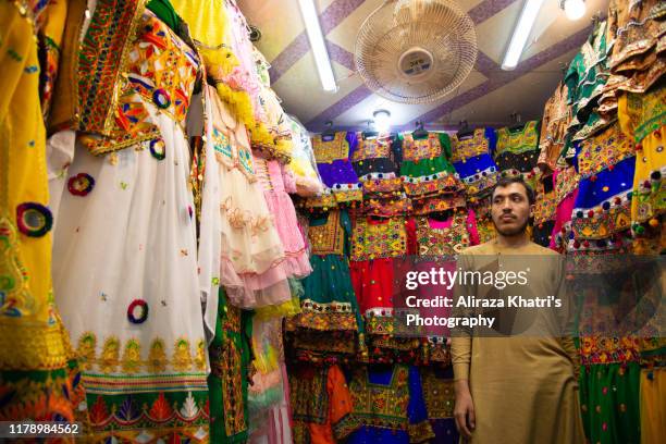 cultural dress seller - karachi ストックフォトと画像