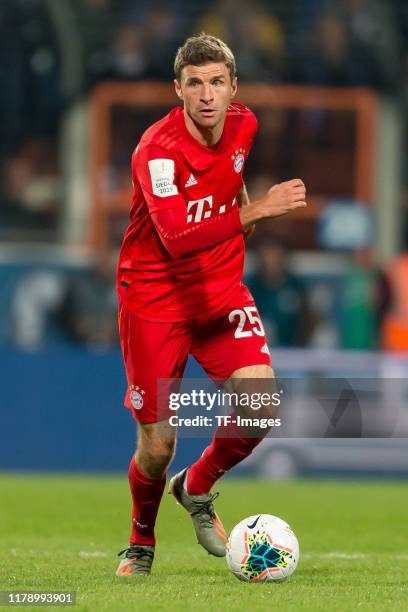 Thomas Mueller of FC Bayern Muenchen controls the ball during the DFB Cup second round match between VfL Bochum and Bayern Muenchen at Vonovia...