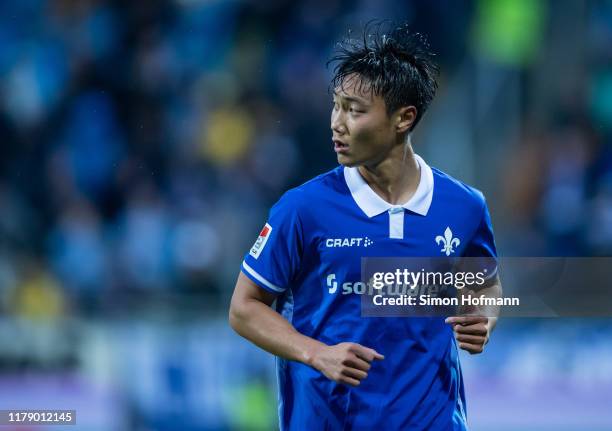 Seung-ho Paik of Darmstadt looks on during the Second Bundesliga match between SV Darmstadt 98 and Karlsruher SC at Merck-Stadion am Boellenfalltor...